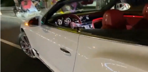 HC528：敞篷白车中控改名字